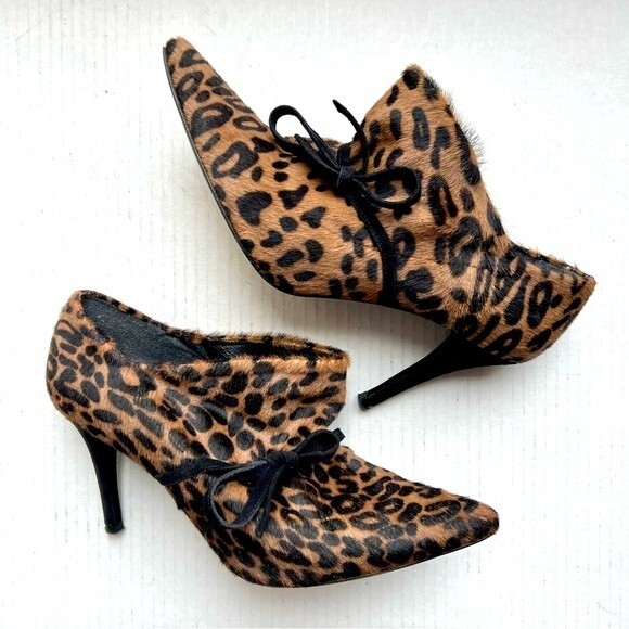 Stuart Weitzman AOK Serval Hair Sable Brown & Black Animal Print Booties Size 7 - Picture 1 of 14